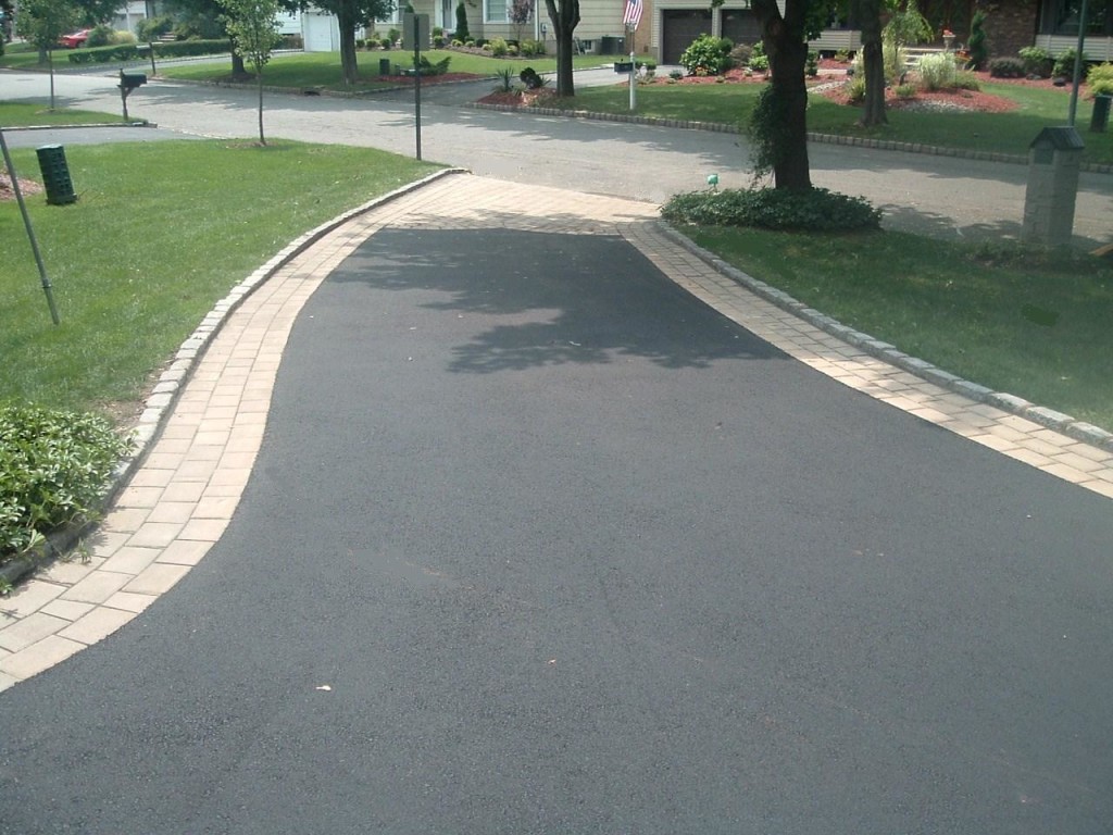 Asphalt: Best Choice for Driveway Pavers